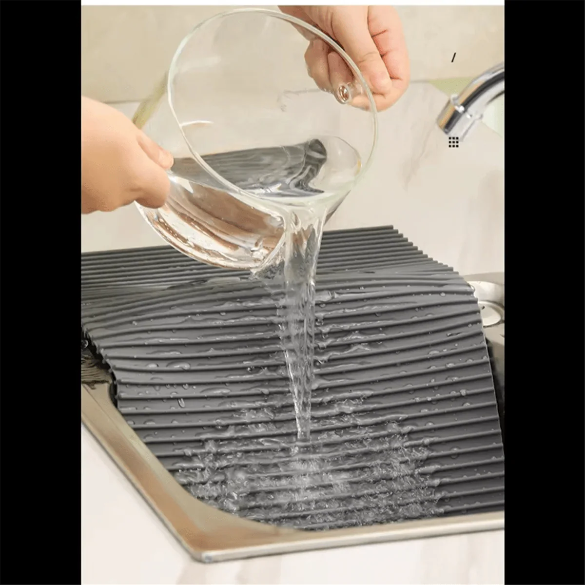 A72P Silicone Kitchen Mats for Countertop - High Temperature , Anti-Scalding, Anti-Slip Coasters and Placemats