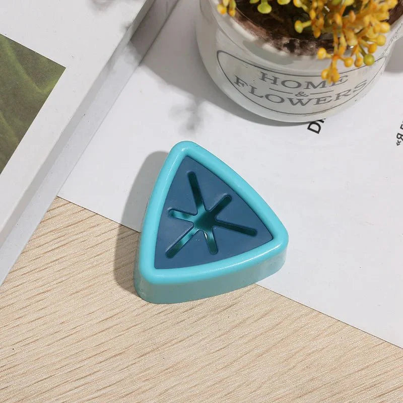 Creative Squeezing Hanging Hooks Wall Decoration Punch Free Self-adhesive Towel Bath Ball Bathroom Kitchen Storage